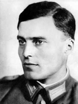 {Claus Schenk Graf von Stauffenberg}